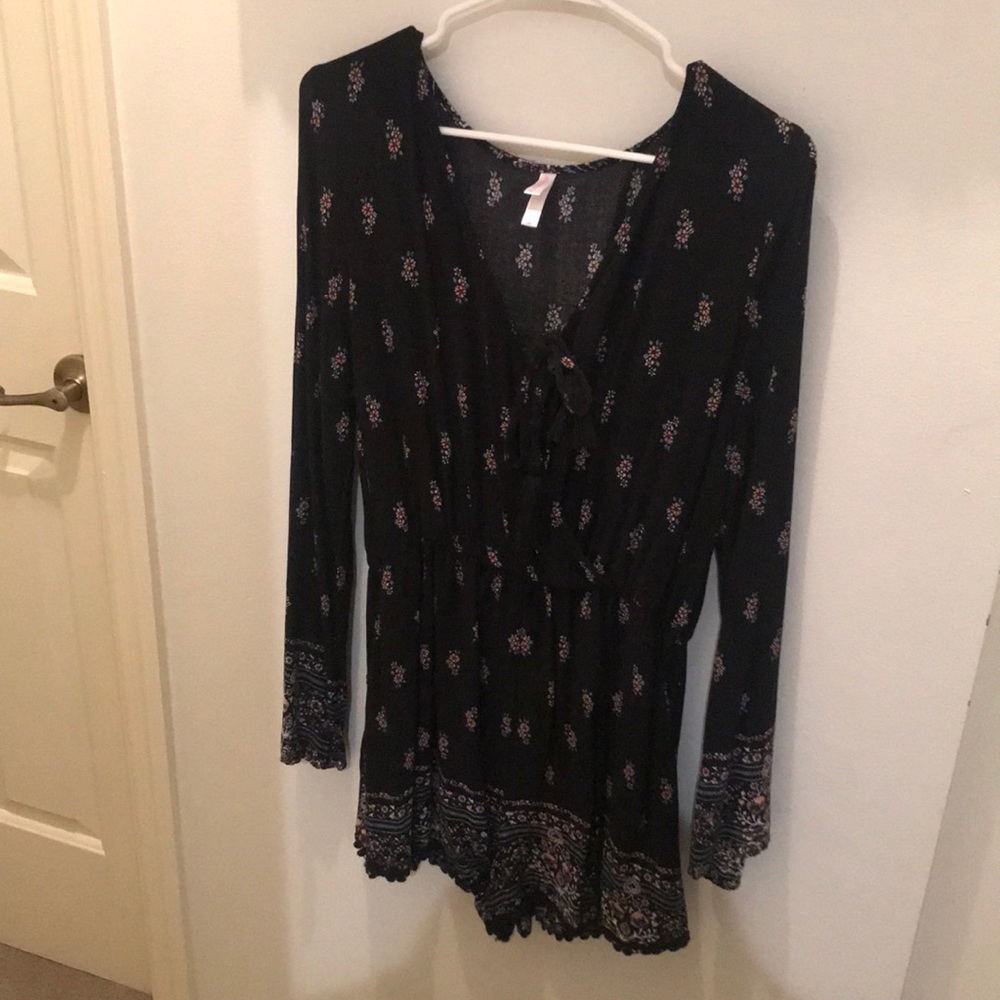Xhilaration black floral romper